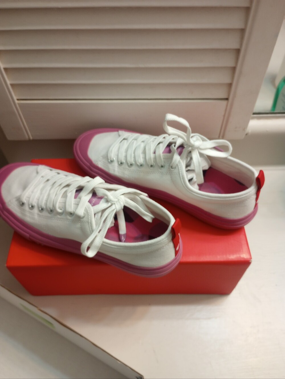 Chick-Fil-A Limited Edition Polynesian Sauce Women's Sneakers New In Box